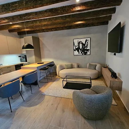 Stone House Anic *